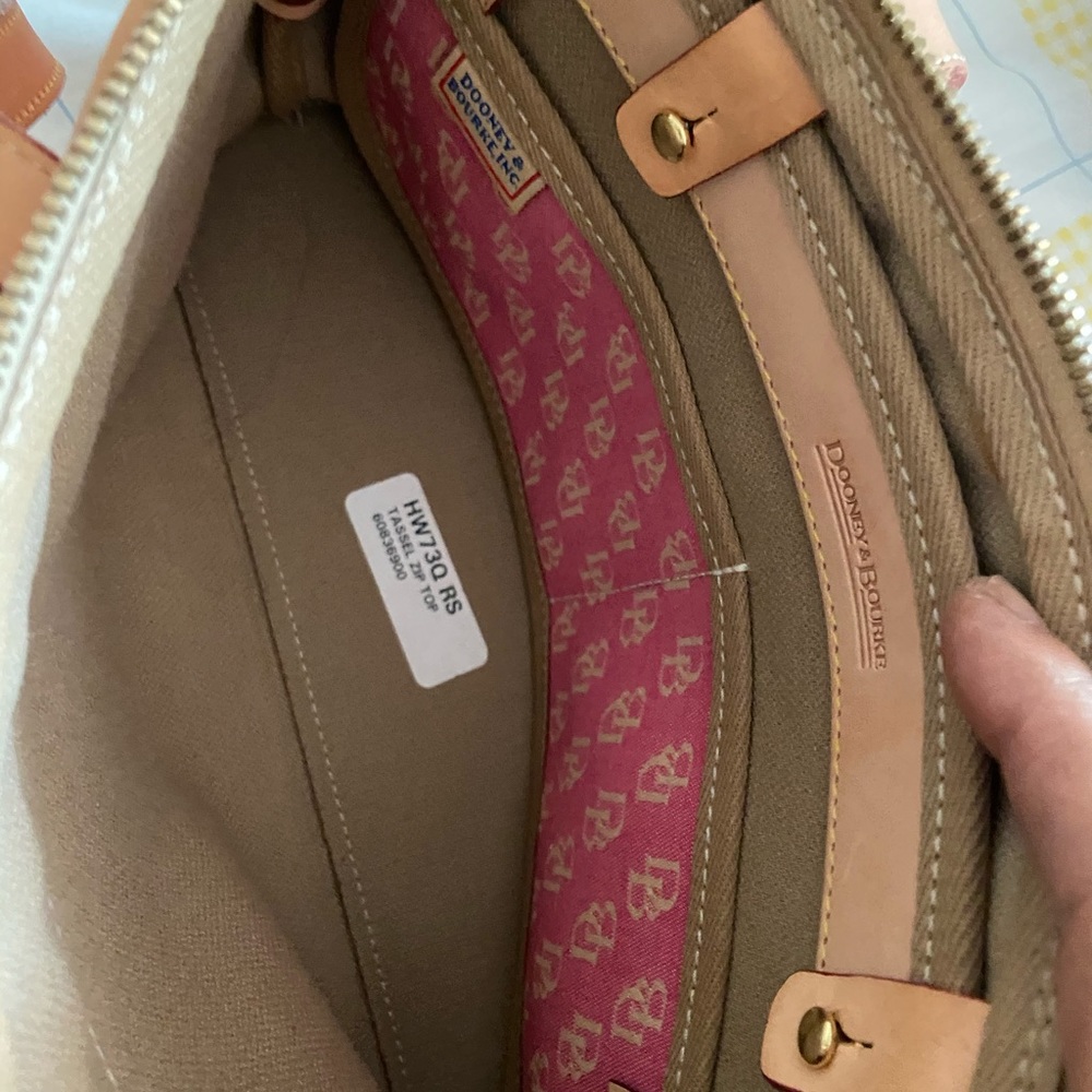 Dooney & Bourke Hans bag Brand New - Picture 5 of 10